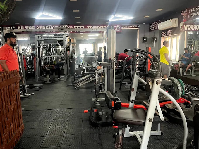 Incline chest and shoulder press area